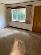 1011 Woodland Dr in Bridgeport, WV - Foto de edificio - Building Photo