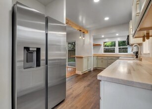 1310 E 7th Ave in Tallahassee, FL - Building Photo - Building Photo