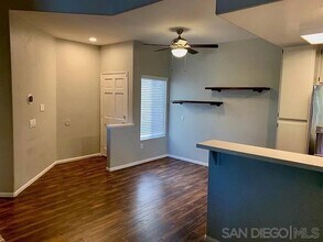 445 Ribbon Beach Way in Oceanside, CA - Foto de edificio - Building Photo