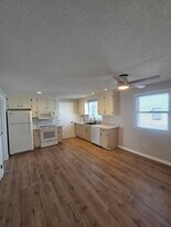38 Brown St, Unit 2 in New Britain, CT - Building Photo