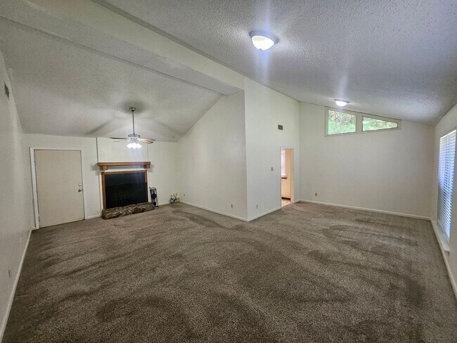 109 Franklin St in New Llano, LA - Building Photo - Building Photo