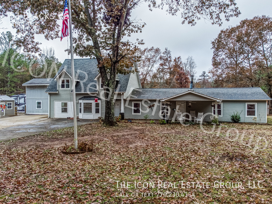 53 Black Rd NE in White, GA - Building Photo