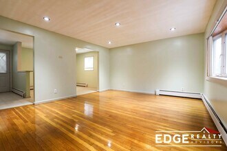 30 College Farm Rd in Waltham, MA - Building Photo - Building Photo
