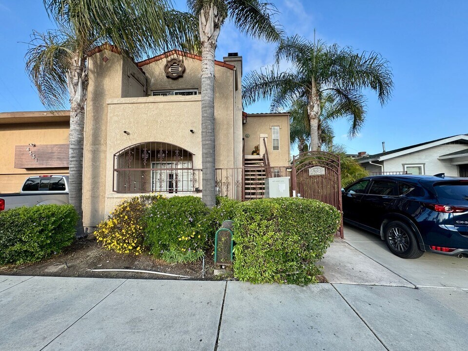 4327 Swift Ave in San Diego, CA - Building Photo