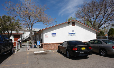 511-513 Candelaria Rd NW in Albuquerque, NM - Foto de edificio - Building Photo
