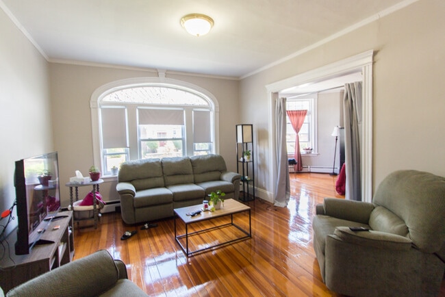 86 Corey Rd, Unit 3