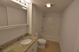 72 Grampian Way, Unit 3 in Boston, MA - Building Photo - Building Photo