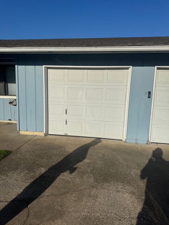 429 Lindley Ln in Eugene, OR - Building Photo - Building Photo