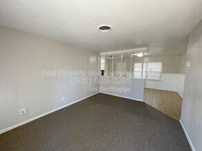 5424 6th St in Lubbock, TX - Building Photo - Building Photo