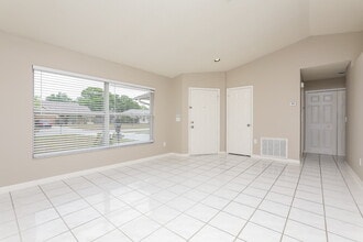 8129 Cloverglen Cir in Orlando, FL - Foto de edificio - Building Photo