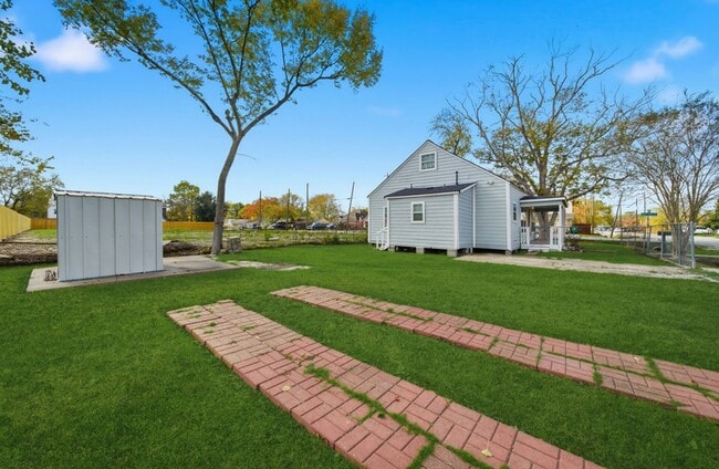 4602 Ward St in Houston, TX - Building Photo - Building Photo