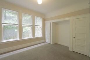 1346 Pine Apartments