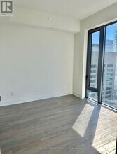 8 Cumberland St in Toronto, ON - Building Photo - Building Photo