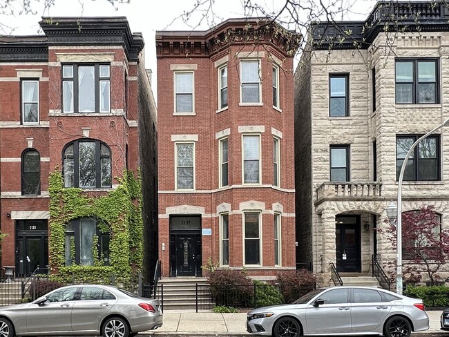 2137 N Sheffield Ave, Unit M07B