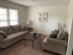 369 Crabapple Cir, Unit 96 in Fayetteville, NC - Foto de edificio - Building Photo