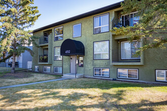 4512 75 St NW in Calgary, AB - Building Photo - Building Photo