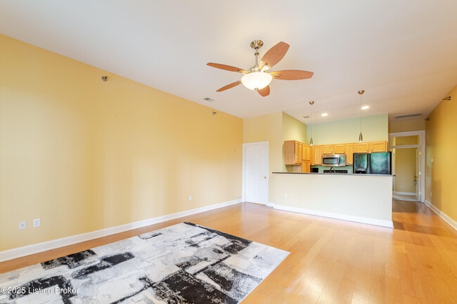 property at 900 S 5th St