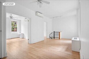 269 W 12th St in New York, NY - Building Photo