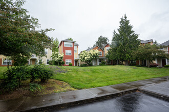 The Saxony Apartments in Sammamish, WA - Building Photo - Building Photo