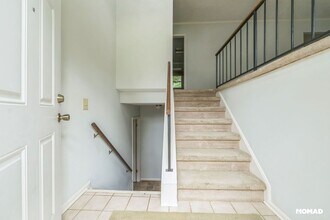 16 Brushwood Rd in Asheville, NC - Building Photo - Building Photo