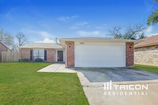 7006 Blackberry Dr in Arlington, TX - Building Photo