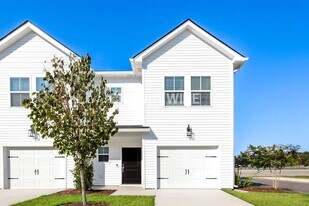 1056 Wildflower Dr in Wilmington, NC - Building Photo