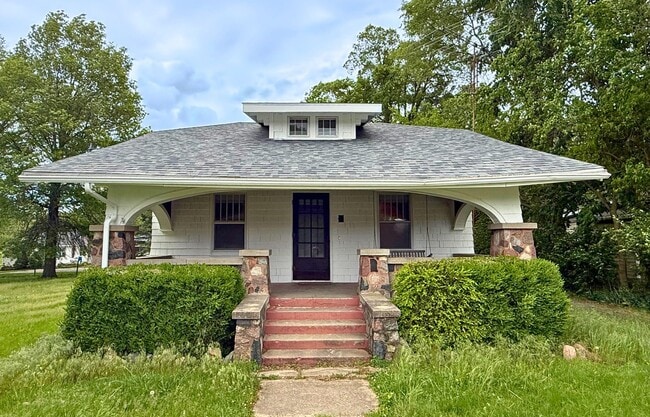 property at 7138 N Jefferson St