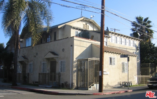 6817 Lexington Ave in Los Angeles, CA - Foto de edificio