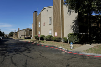 Horizon East Apartments in Dallas, TX - Building Photo - Building Photo