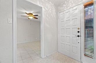 18040 Midway Rd in Dallas, TX - Building Photo - Building Photo