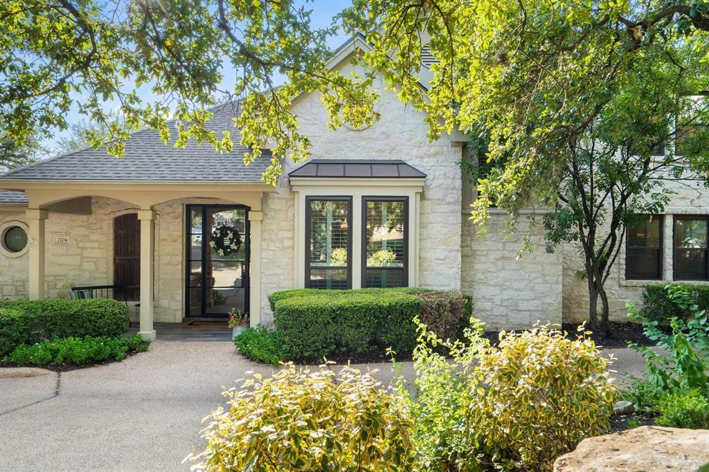 2704 Regents Park in Austin, TX - Building Photo