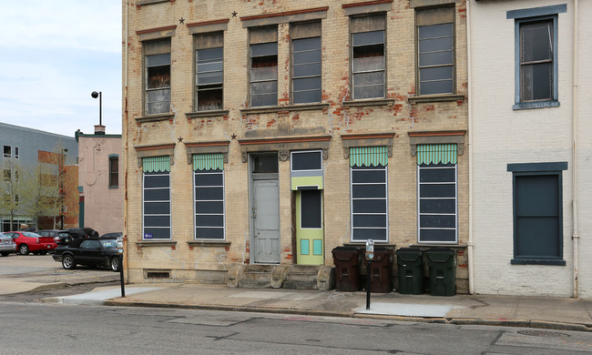 1008-1010 Elm St in Cincinnati, OH - Foto de edificio - Building Photo