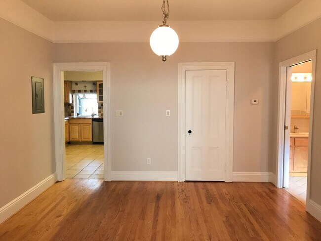 342 Pavonia Ave