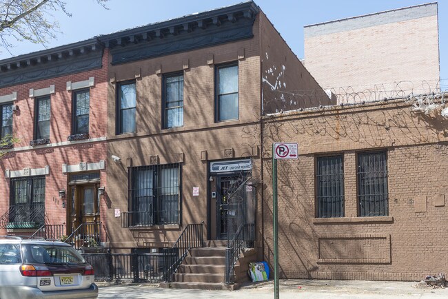 113 Clifton Pl in Brooklyn, NY - Building Photo - Building Photo