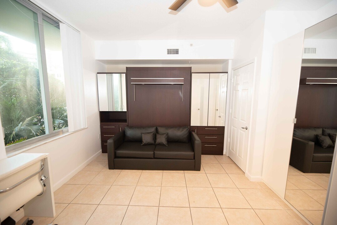 2150 Van Buren St in Hollywood, FL - Building Photo