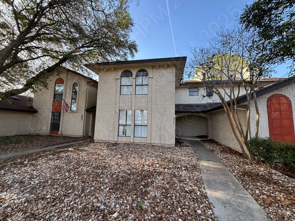 5868 Royal Rdg Dr in San Antonio, TX - Building Photo