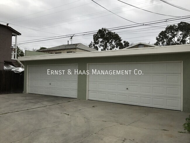 5464 Lime Ave in Long Beach, CA - Building Photo - Building Photo
