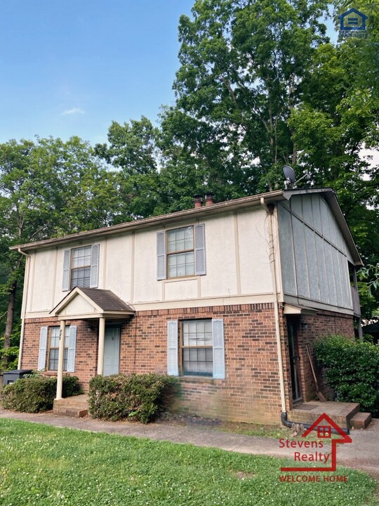 101 Bybee Dr in McMinnville, TN - Building Photo