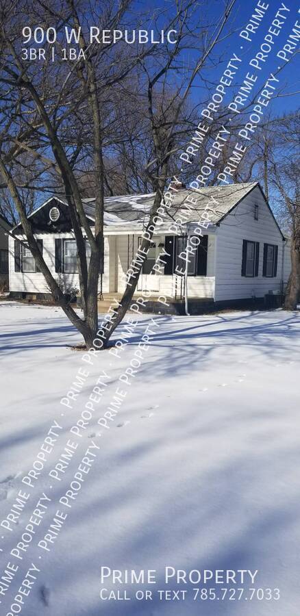 property at 900 W Republic Ave