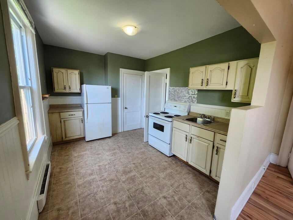 40 Cranston Ave in Saint John, NB - Building Photo