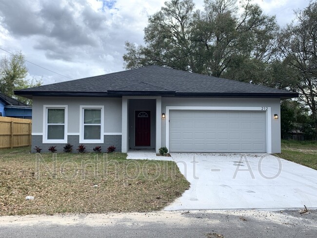 212 W 19th St in Apopka, FL - Building Photo - Building Photo