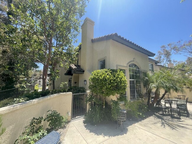 28 Tierra Montanosa in Rancho Santa Margarita, CA - Foto de edificio - Building Photo