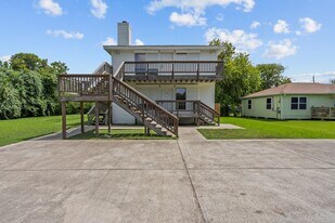 7316 Overton St in Hitchcock, TX - Building Photo