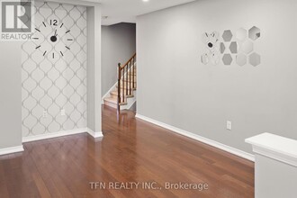 30 Staines St in Breslau, ON - Building Photo - Building Photo