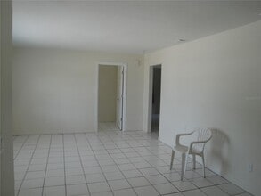 23011 Gulf Coast Ave in Port Charlotte, FL - Foto de edificio - Building Photo