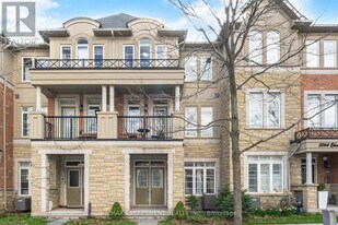 3062 Eberly Woods Dr in Oakville, ON - Building Photo