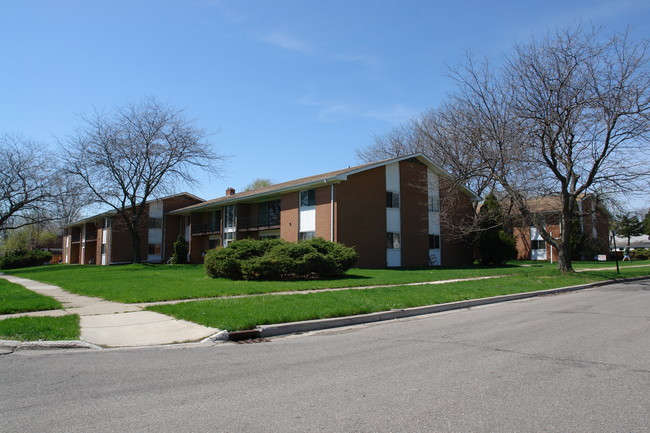 Park Lane Garden Apartments in Lansing, MI - Building Photo - Building Photo