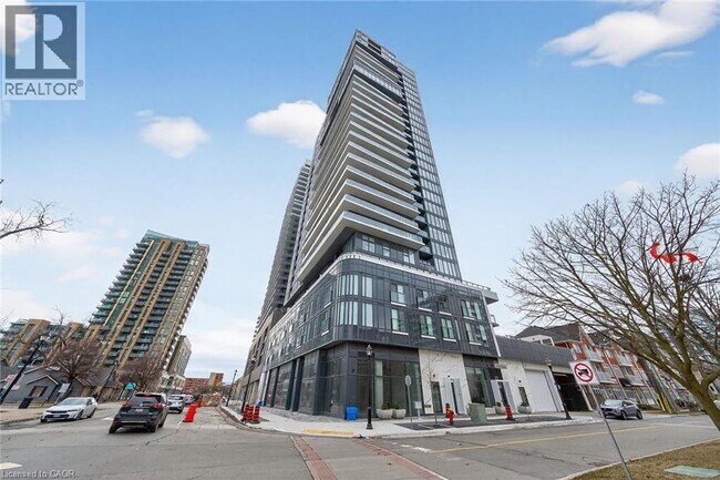 370 Martha St in Burlington, ON - Building Photo - Building Photo