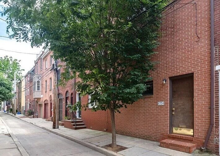 1737 South St in Philadelphia, PA - Building Photo