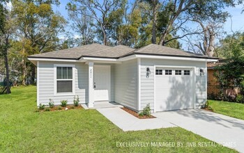 2011 Talladega Rd in Jacksonville, FL - Building Photo - Building Photo